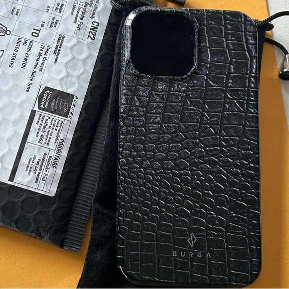 Black Crocodile Pattern Phone Case - Picture 2 of 4